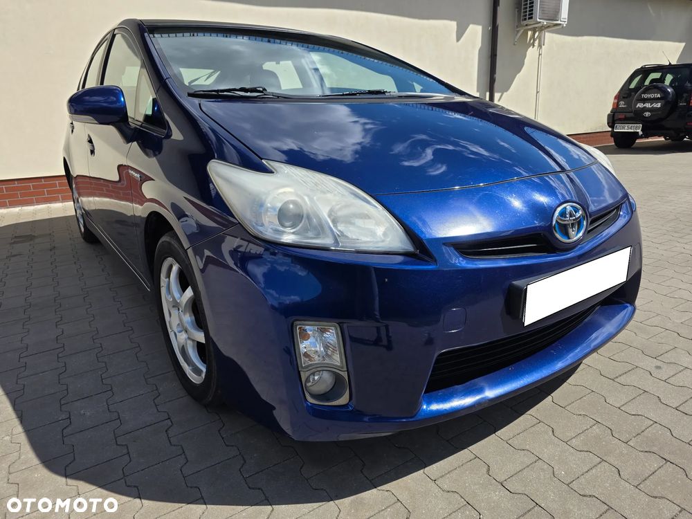 Toyota Prius (Hybrid) - 8