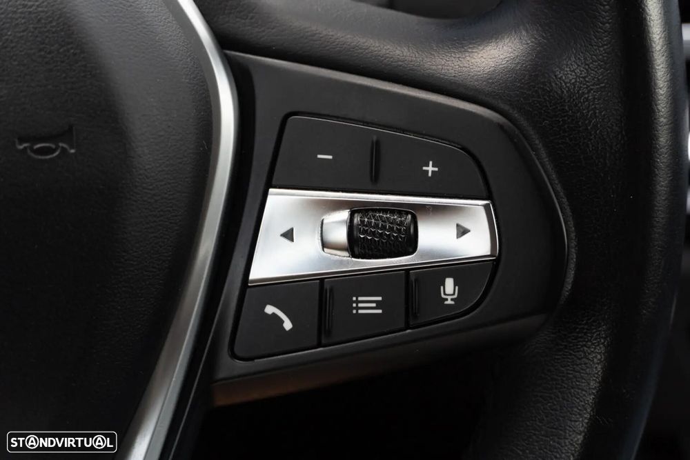 BMW i4 eDrive40 - 42