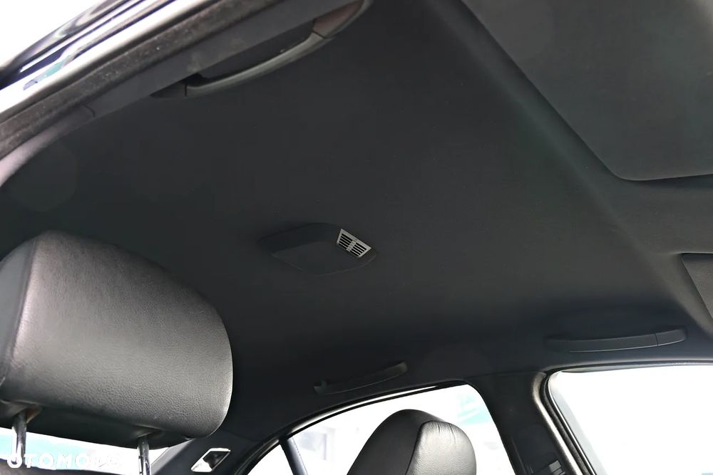 BMW Seria 3 320i - 27