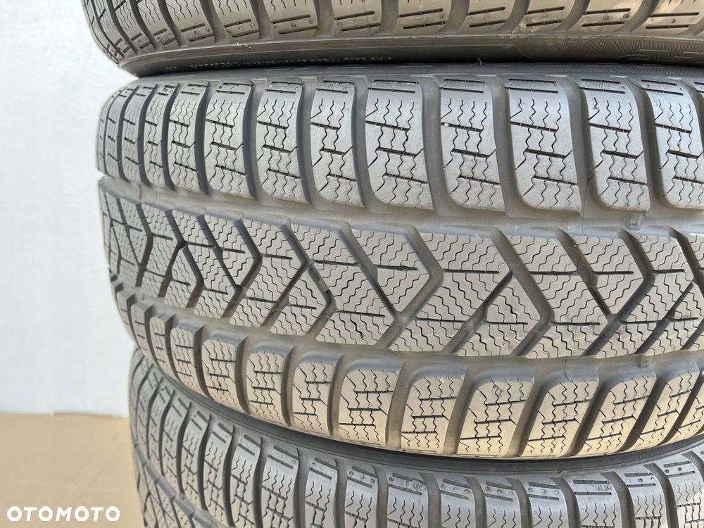 OPONY 235/45/19 99V PIRELLI WINTER SOTTOZERO 3 MO - 3