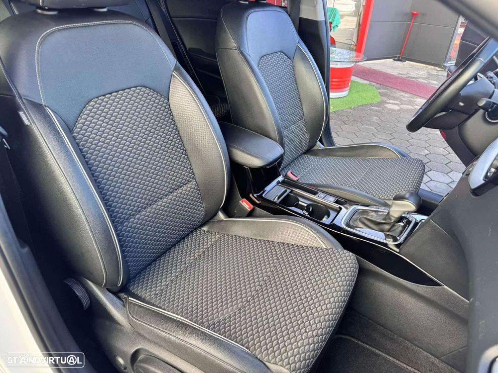 Kia Ceed SW 1.6 GDi PHEV Tech 6DCT - 11