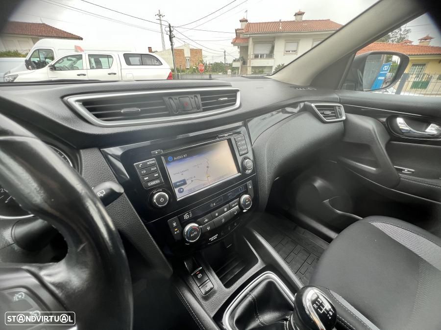 Nissan Qashqai 1.5 dCi N-Connecta - 32