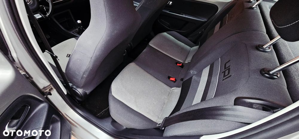 Volkswagen up! club - 17