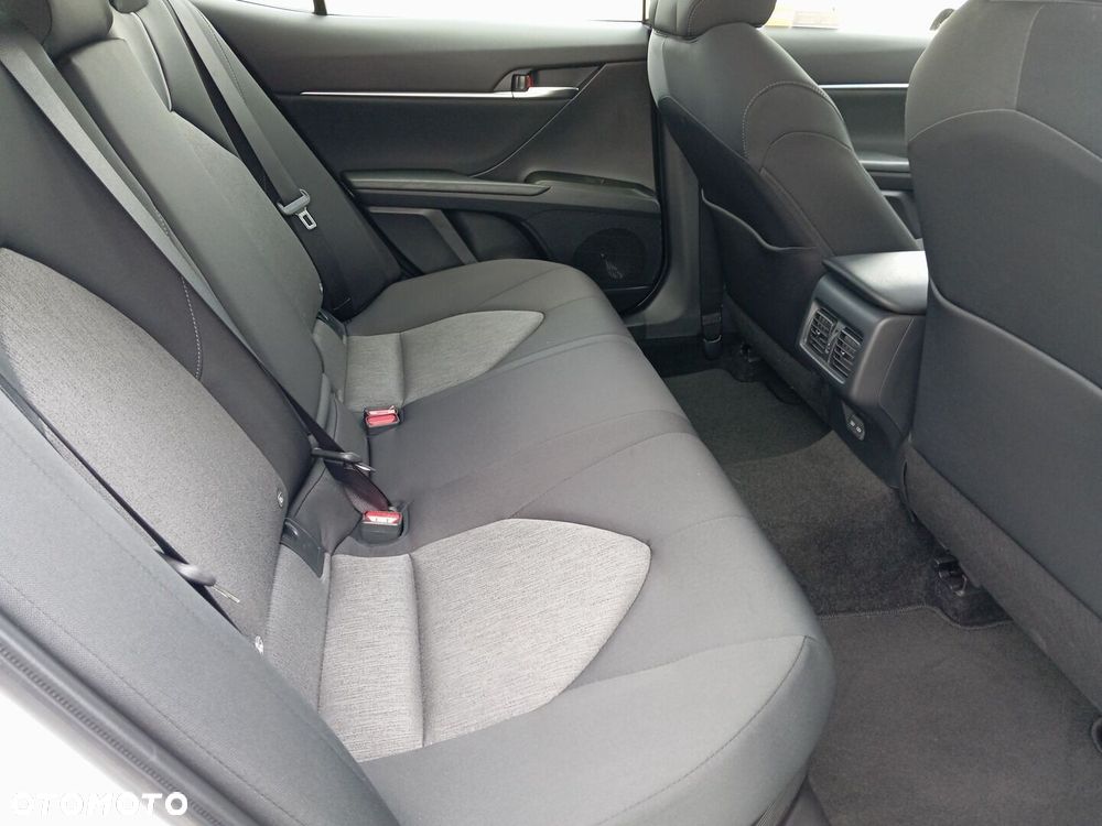 Toyota Camry 2.5 Hybrid Comfort CVT - 8