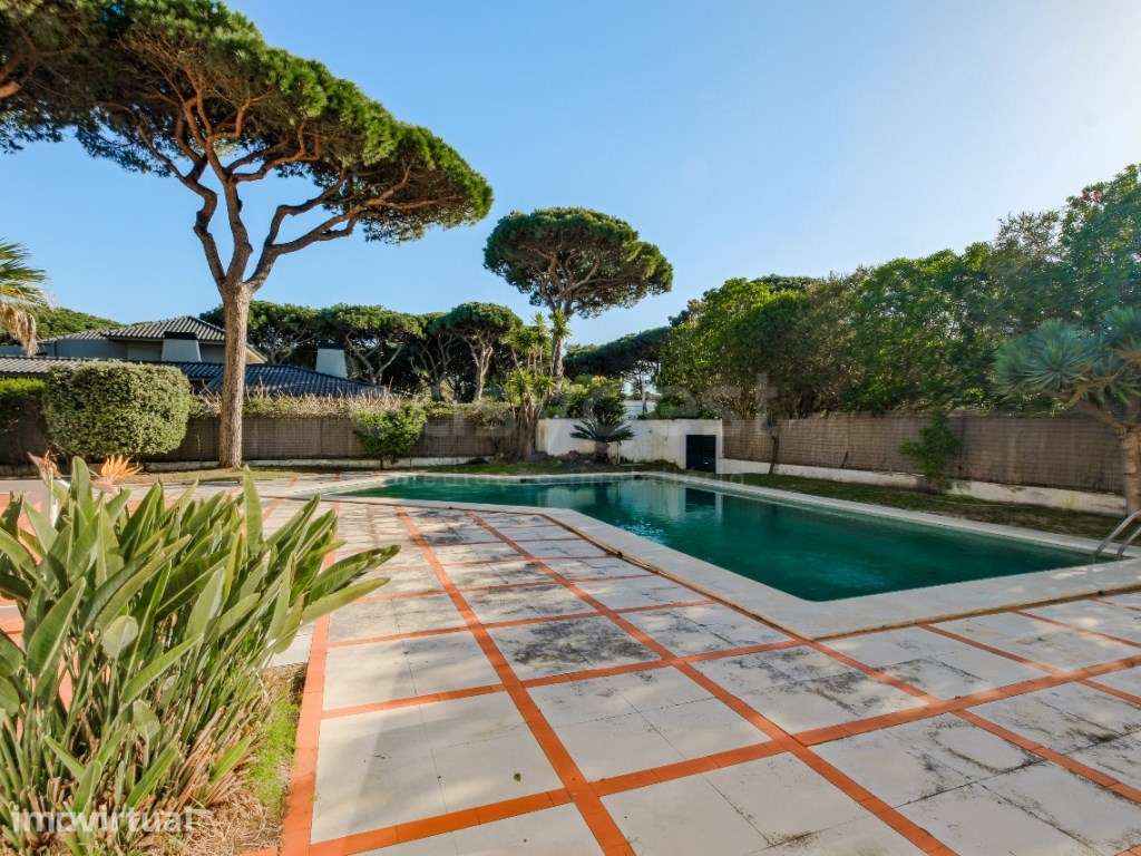 Moradia tri-familiar no coração da Quinta da Marinha sul - Grande imagem: 3/50