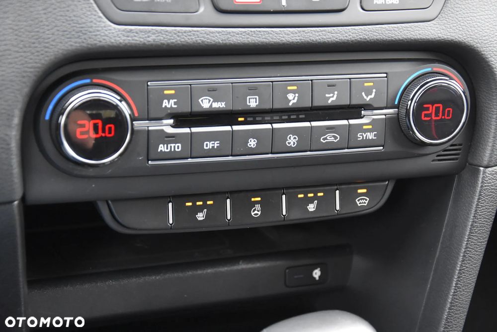 Kia ProCeed 1.6 T-GDI GT DCT - 33