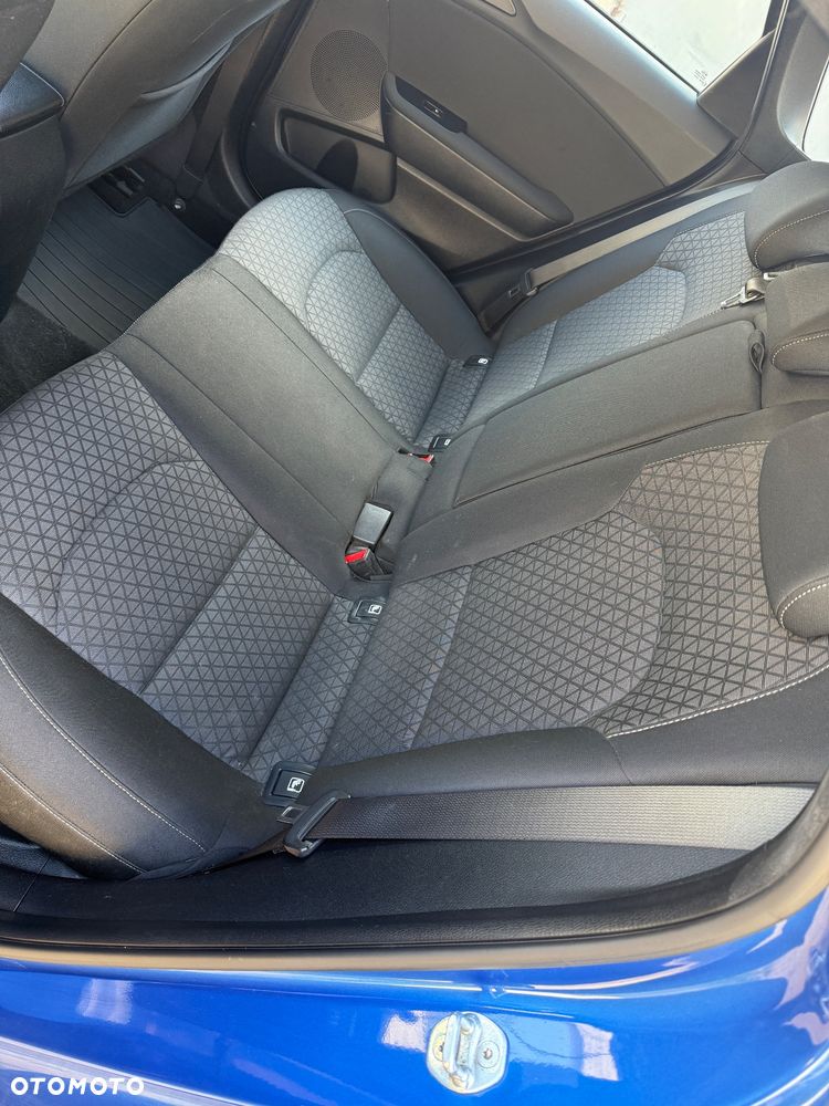 Kia Ceed 1.6 CRDi mHEV M DCT - 24