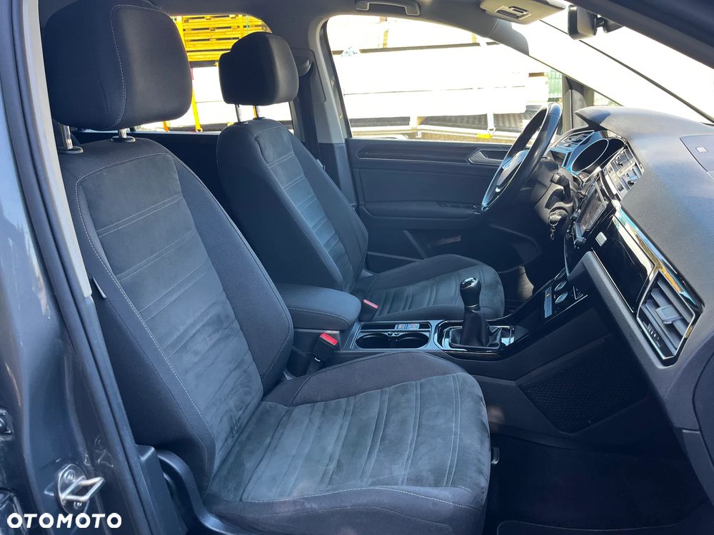 Volkswagen Touran 1.6 TDI SCR BlueMotion Technology Comfortline - 13