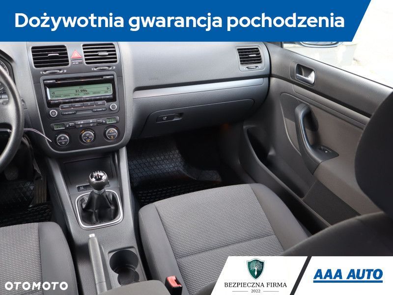 Volkswagen Jetta - 10