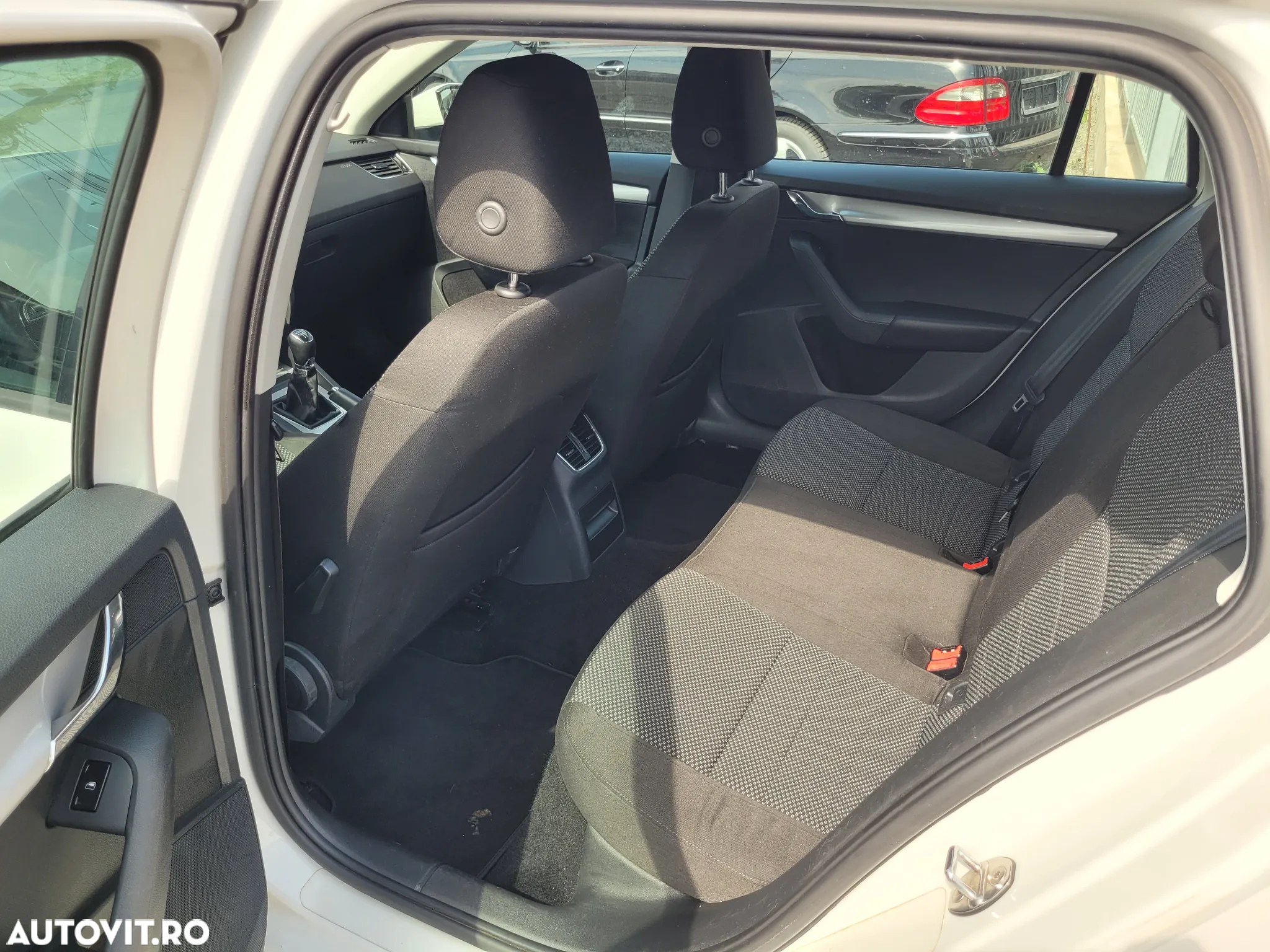 Skoda Octavia 1.6 TDI AMBITION - 13