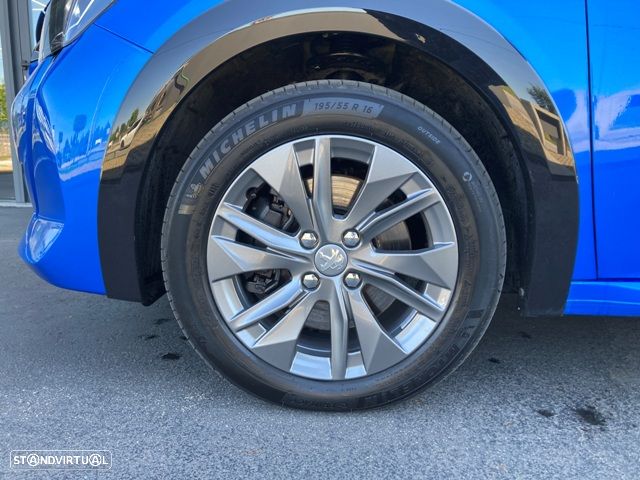 Peugeot e-208 Allure - 13