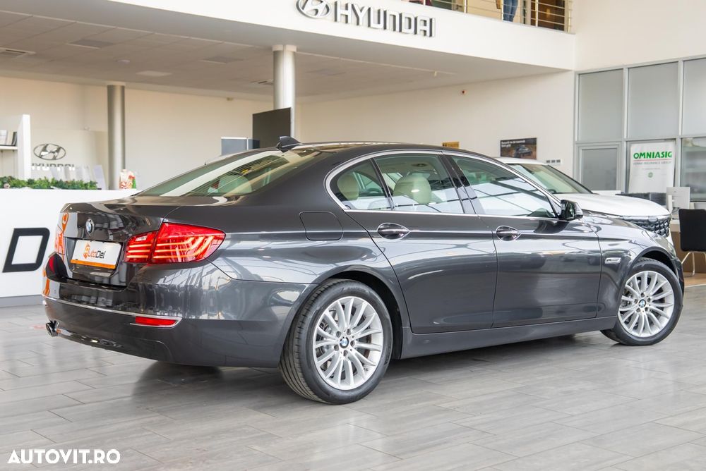 BMW Seria 5 520d Aut. Luxury Line - 11