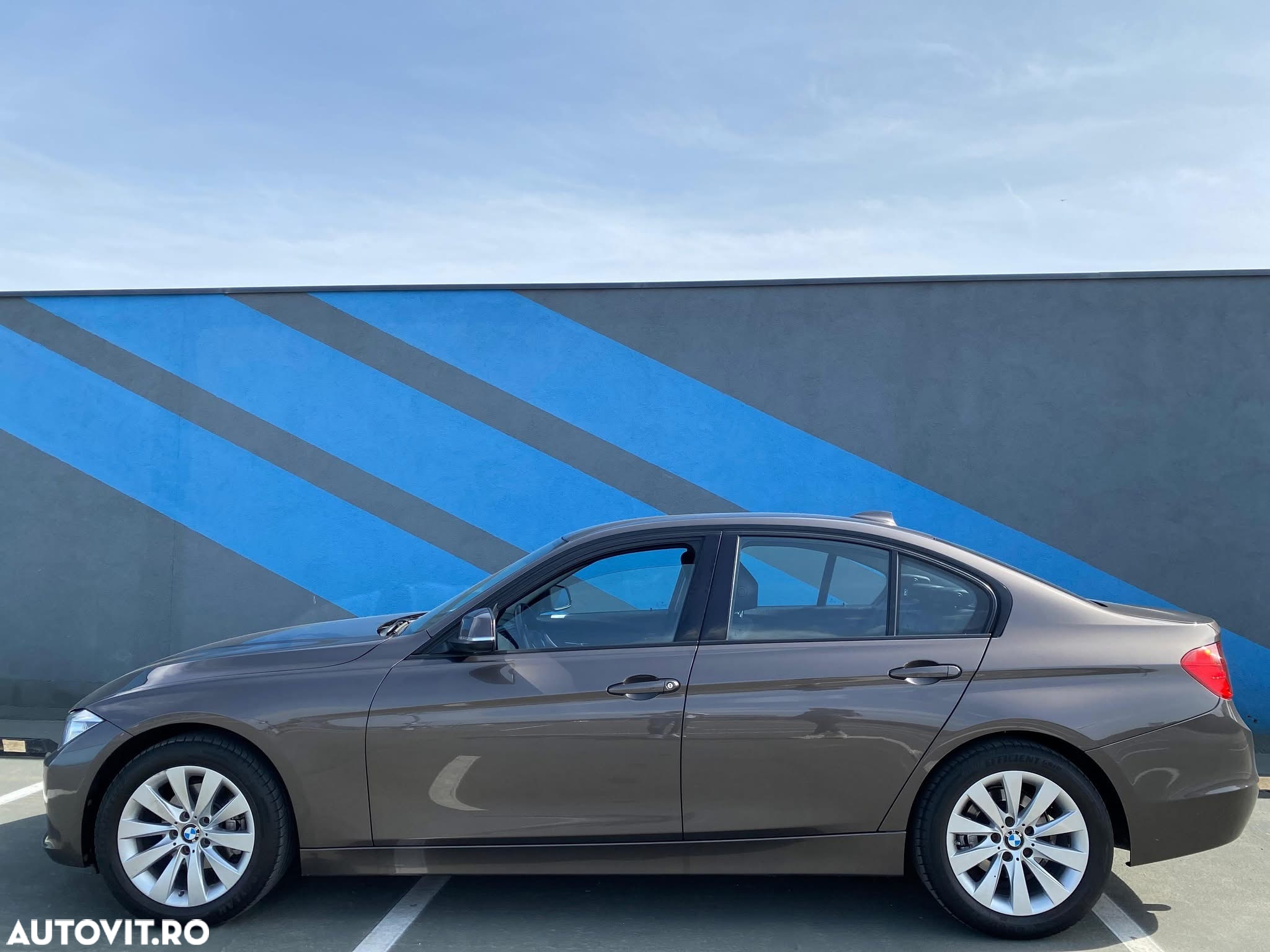 BMW Seria 3 318d - 3