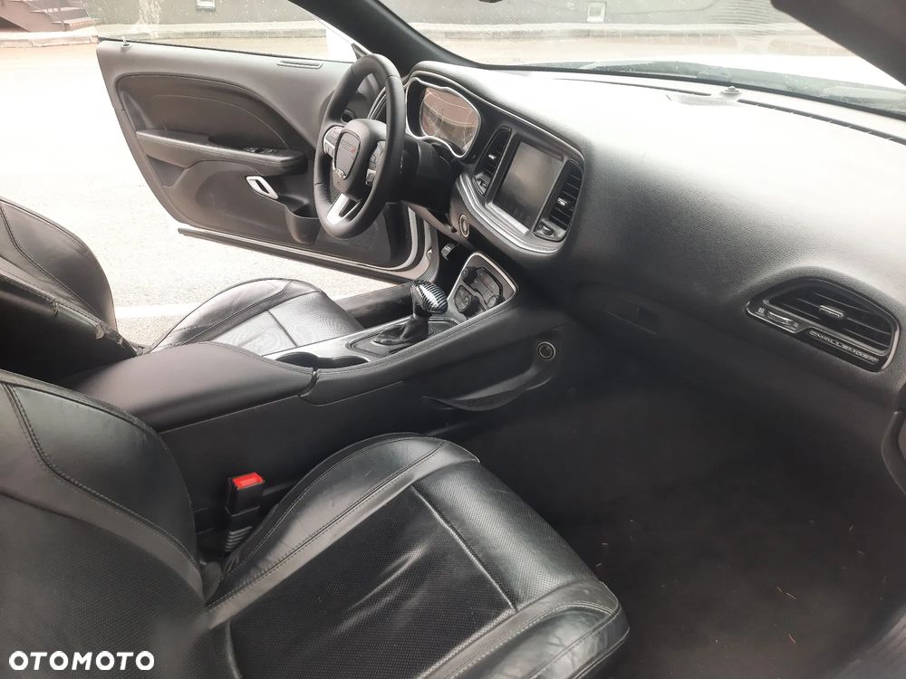 Dodge Challenger - 14