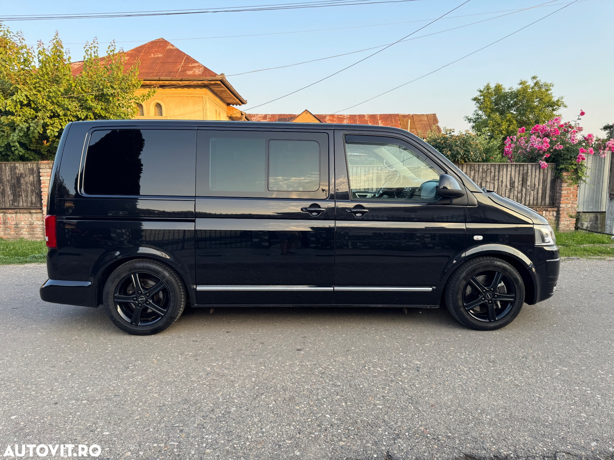 Volkswagen Multivan - 23