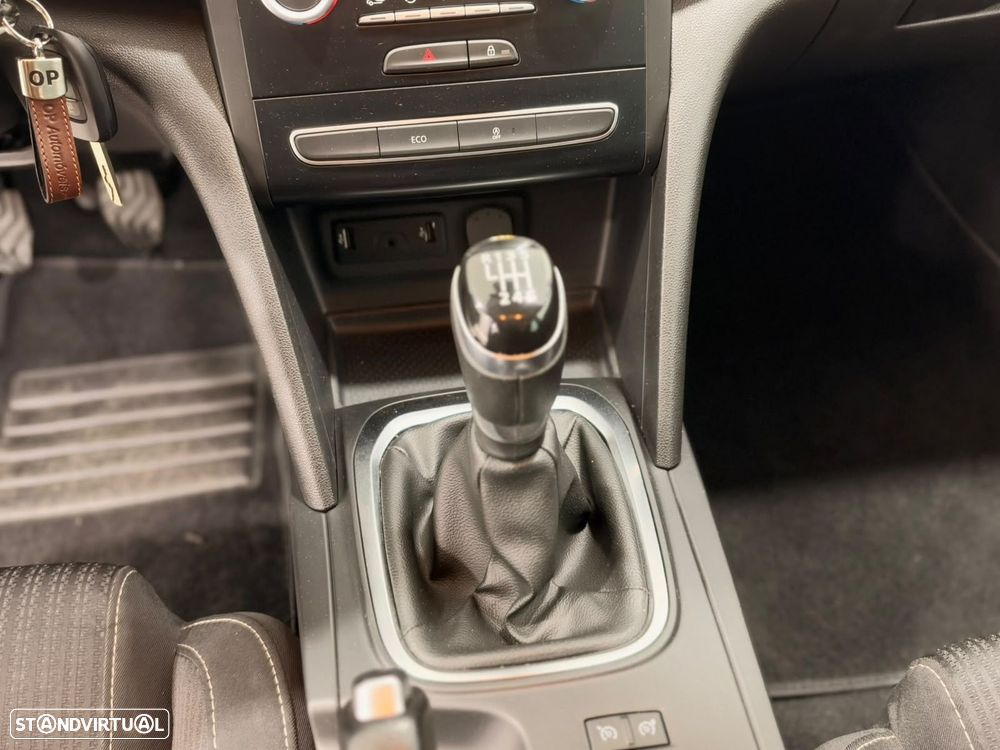 Renault Mégane 1.5 dCi Confort SS - 10