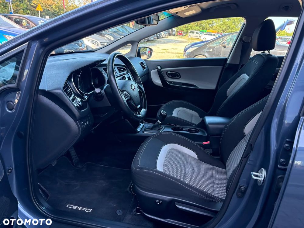 Kia Ceed 1.6 CVVT ISG Spirit - 17