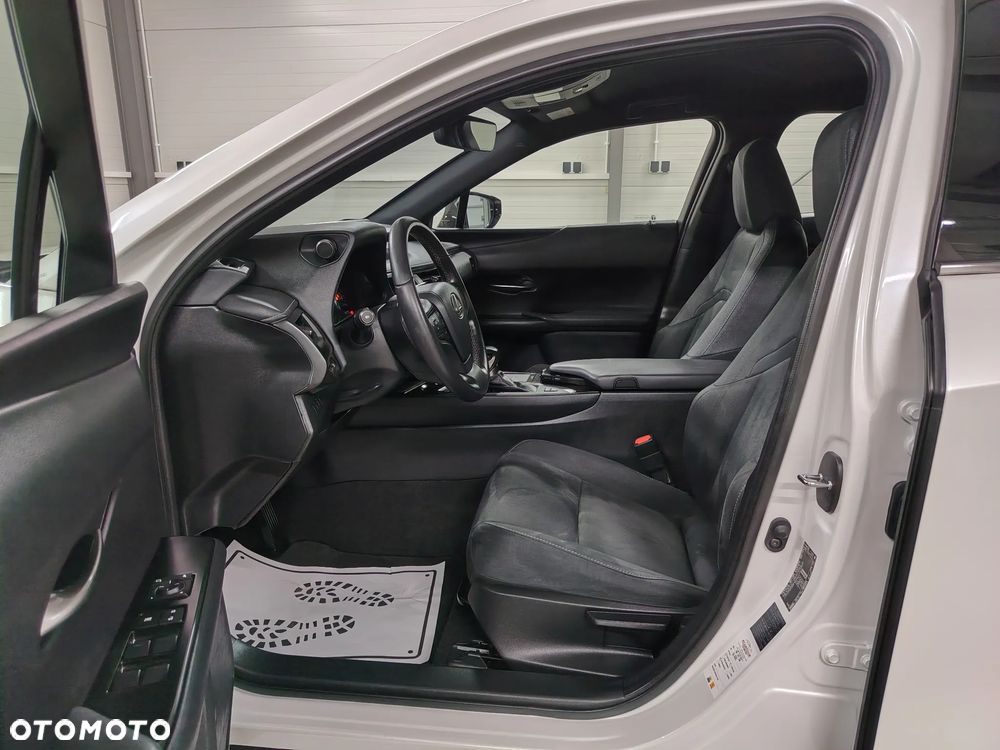 Lexus UX 250h Elegance 2WD - 18