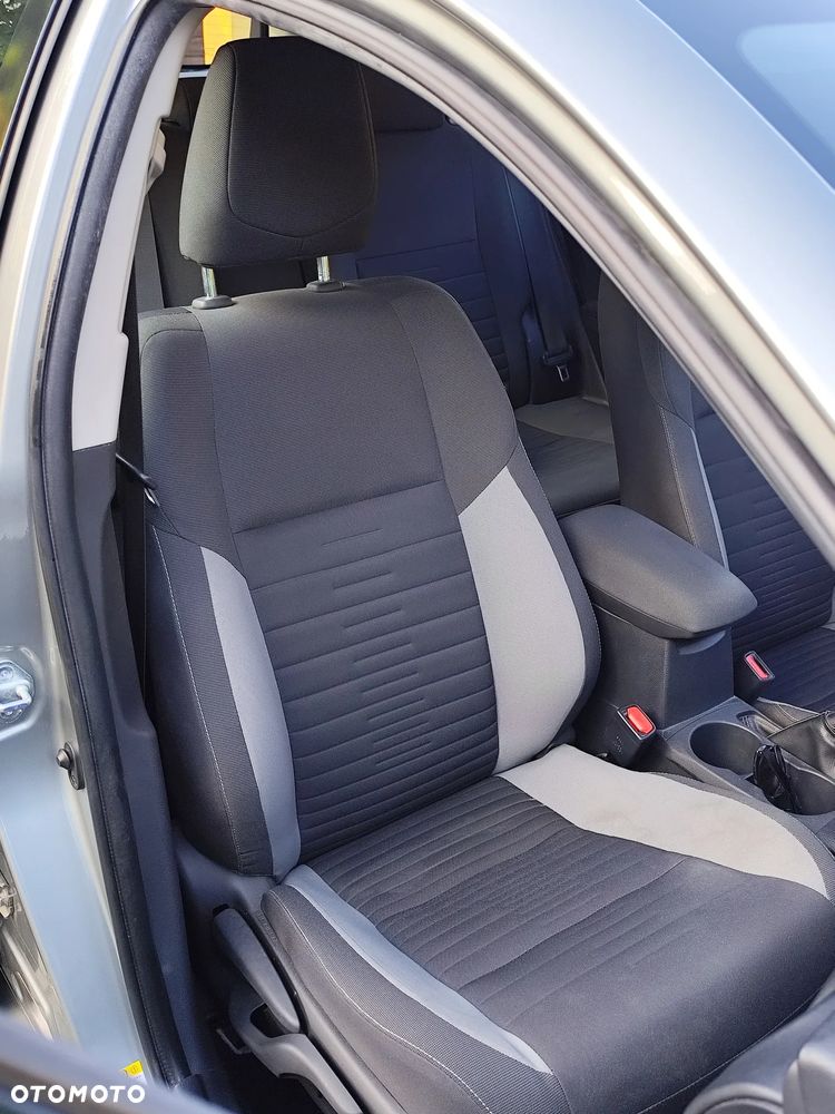 Toyota Auris 1.6 Premium - 16