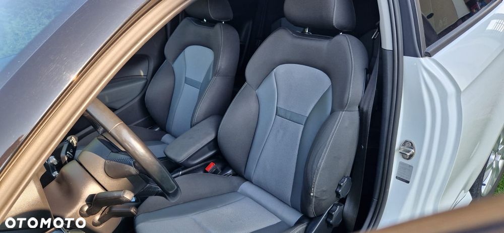 Audi A1 Sportback 1.6 TDI Sport S tronic - 9