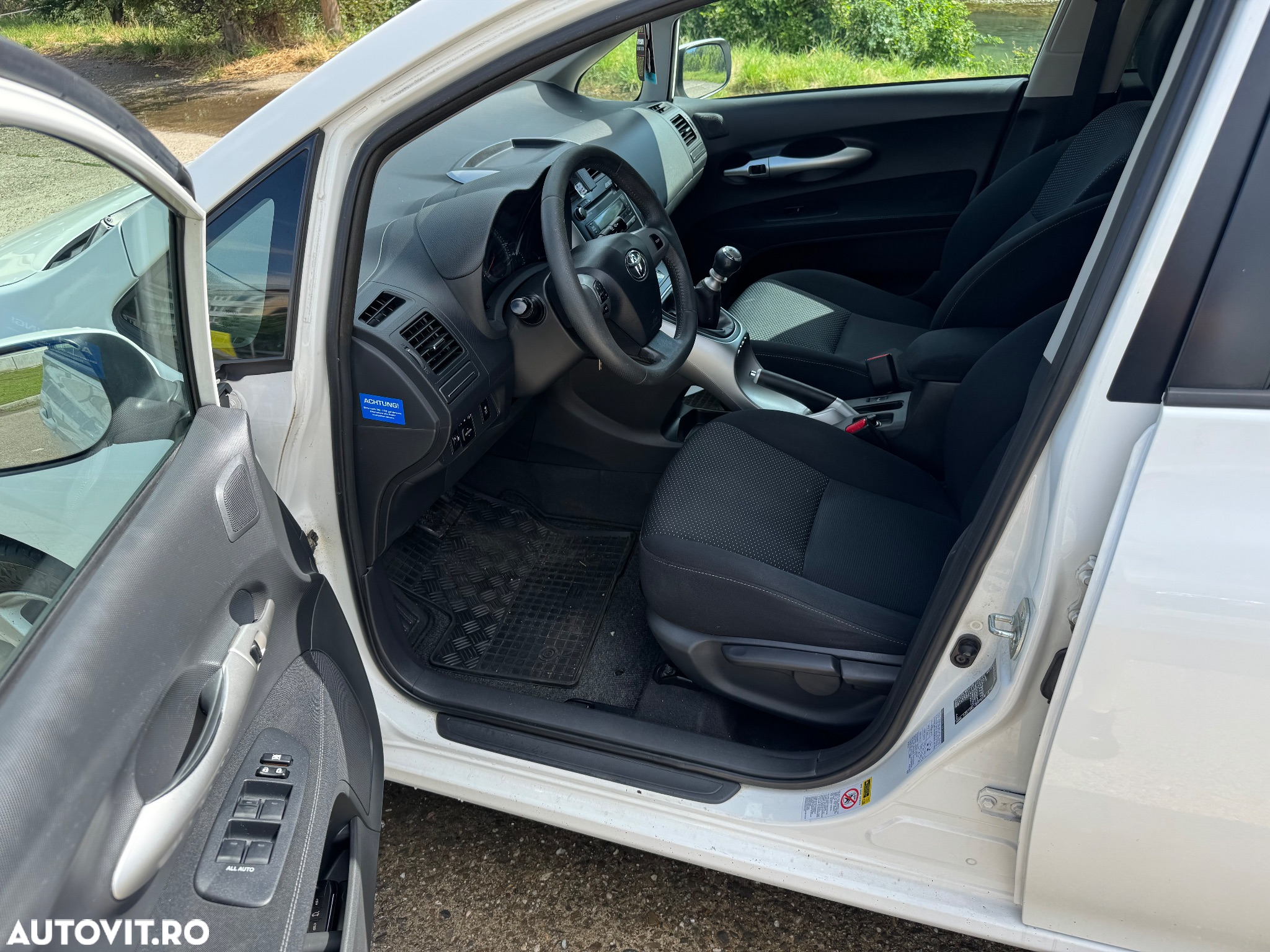 Toyota Auris 2.0 D-4D Executive - 10