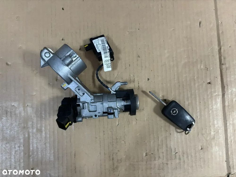 OPEL MOKKA STACYJKA KLUCZYK 95422545 EUROPA - 1