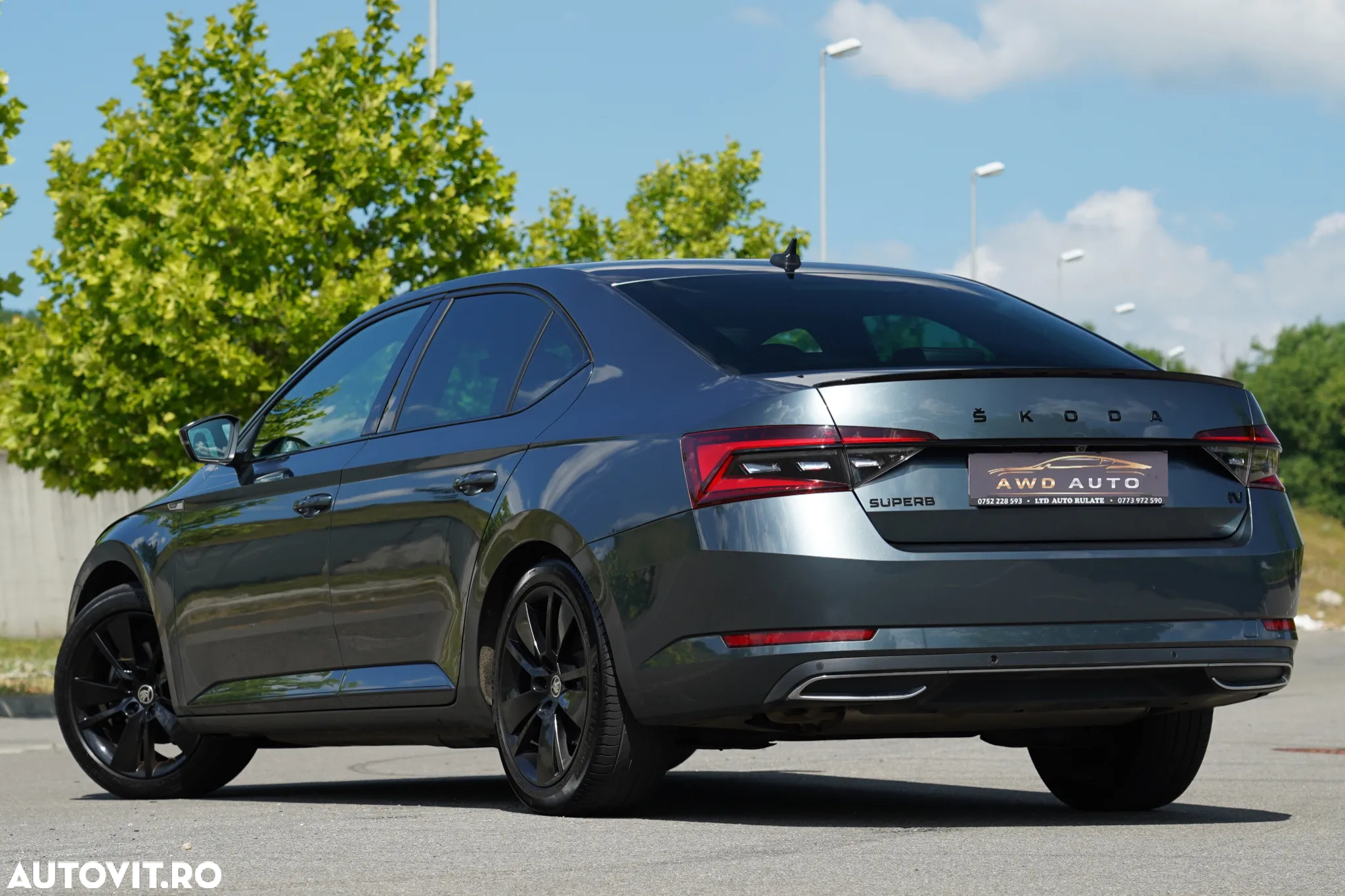 Skoda Superb 1.4 TSI iV DSG Sportline - 4