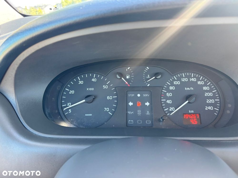 Renault Scenic 1.6 16V EXpression - 8