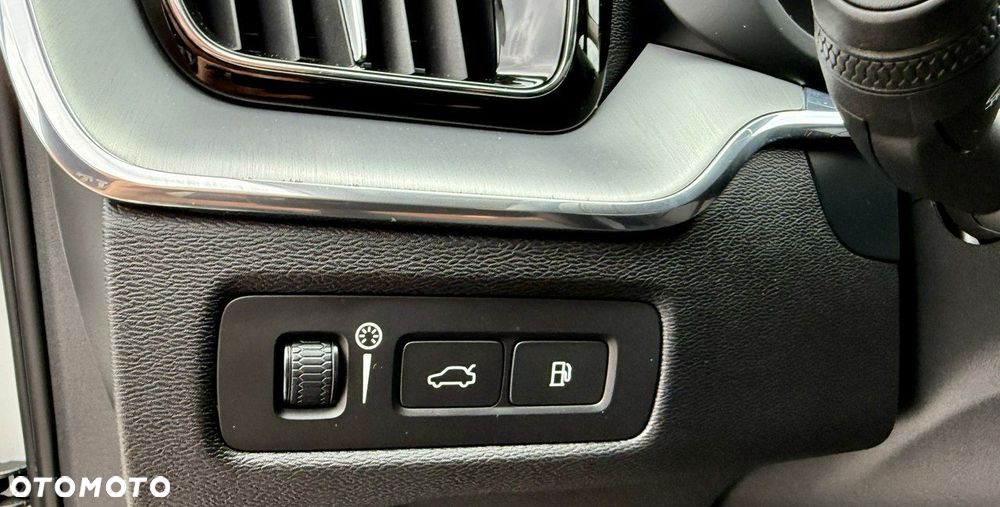 Volvo XC 60 T6 AWD Plug-In Hybrid Inscription - 36