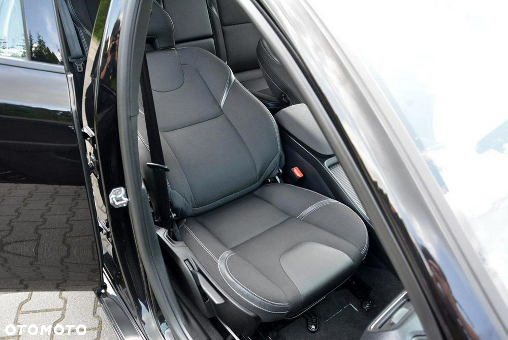 Volvo V40 D2 Drive-E Momentum - 21