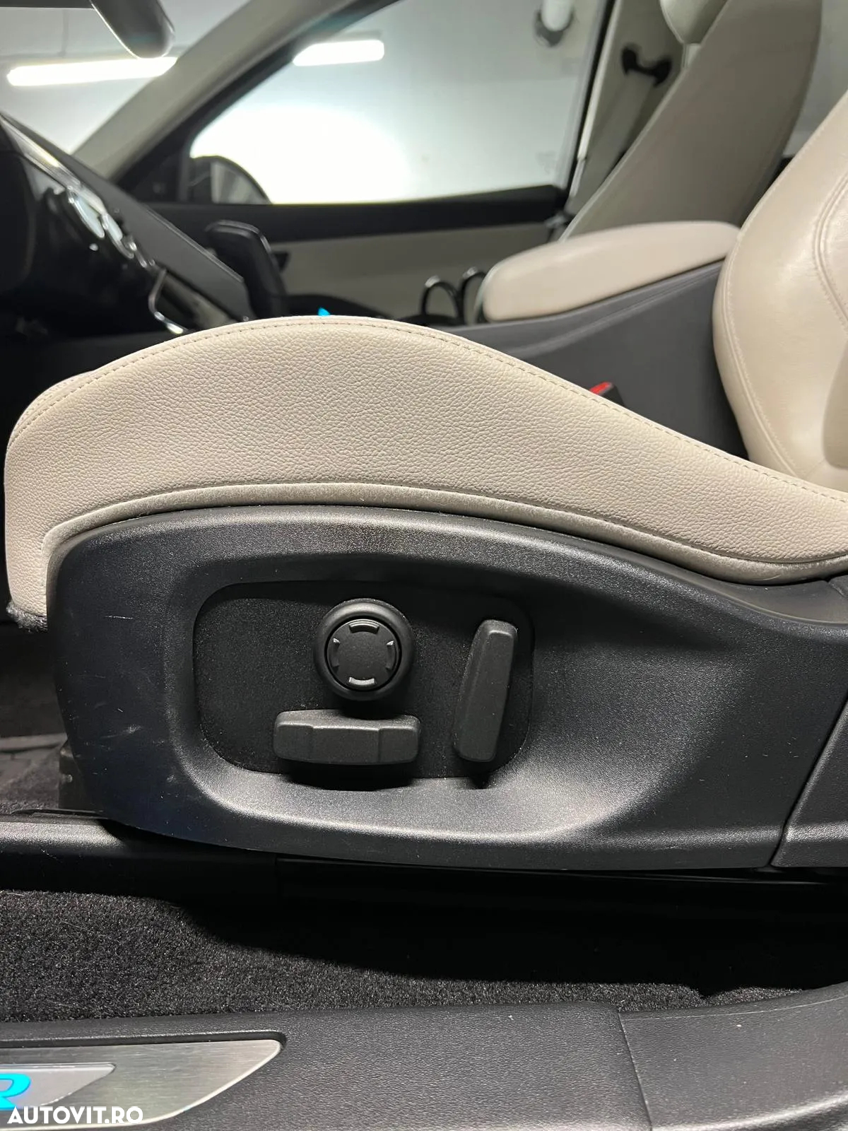 Jaguar E-Pace P250 AWD R-Dynamic HSE - 11