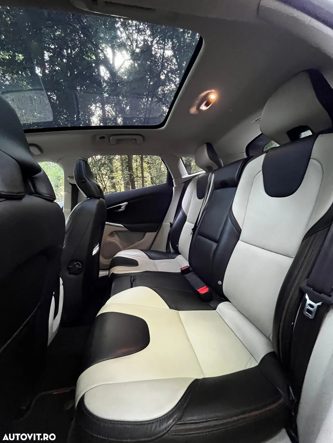 Volvo V40 Cross Country T5 AWD Geartronic Momentum - 12