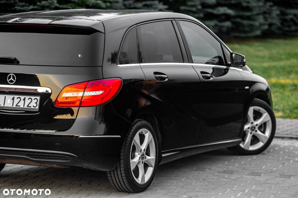 Mercedes-Benz Klasa B 200 UrbanStyle Edition - 14