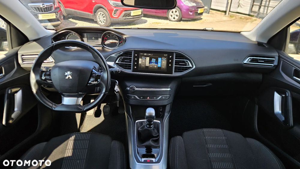 Peugeot 308 1.2 PureTech Allure S&S - 6