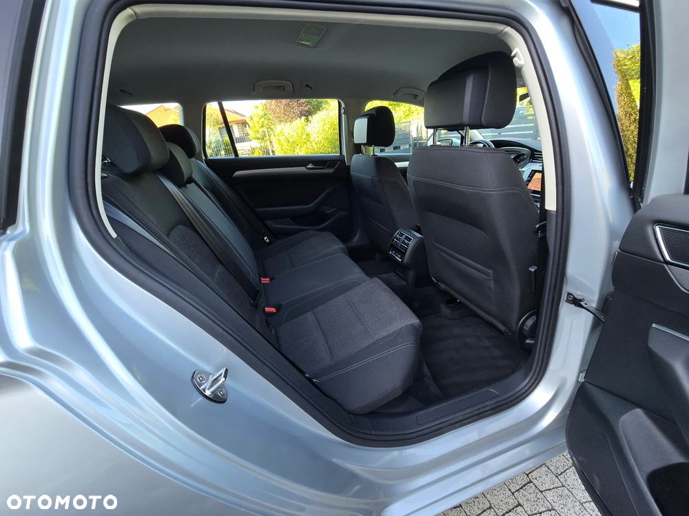 Volkswagen Passat 2.0 TDI (BlueMotion Technology) DSG Comfortline - 12