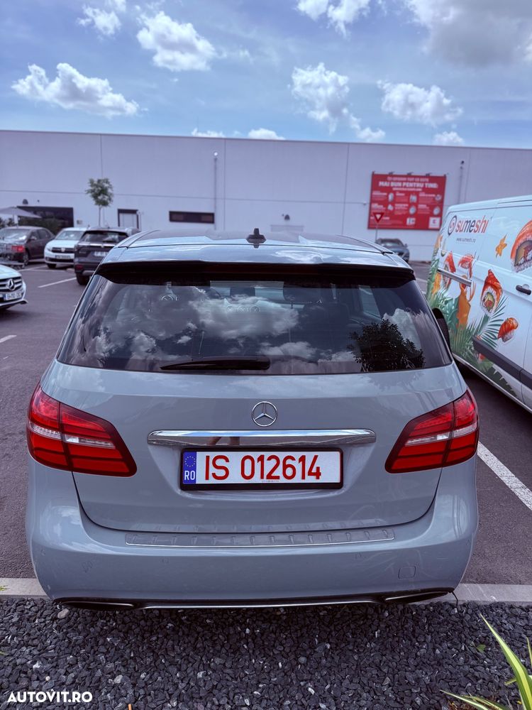 Mercedes-Benz EQB - 4