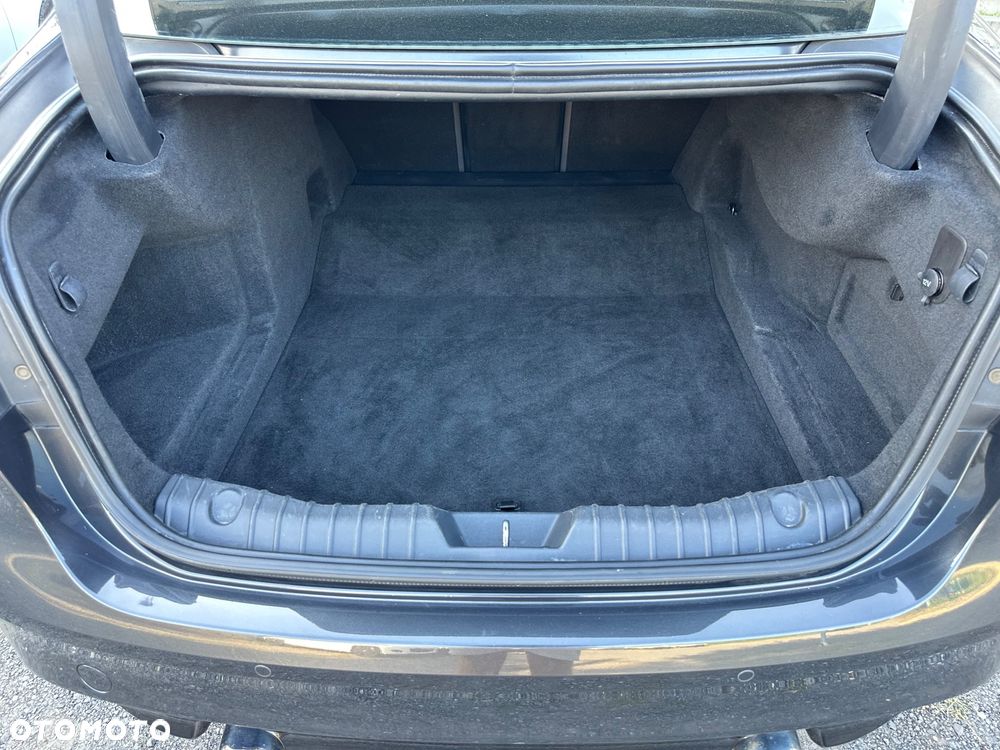 Jaguar XF S AWD - 28