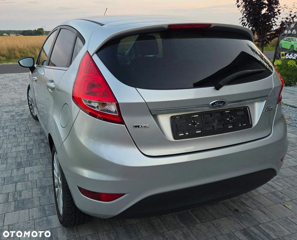 Ford Fiesta 2011 photo 4