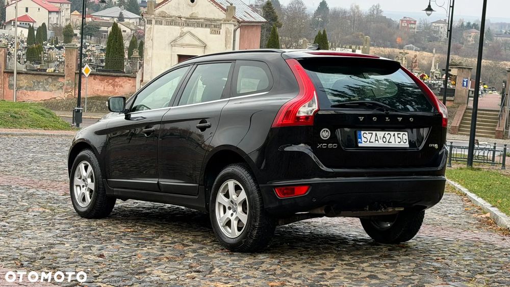 Volvo XC 60 D4 Momentum - 4