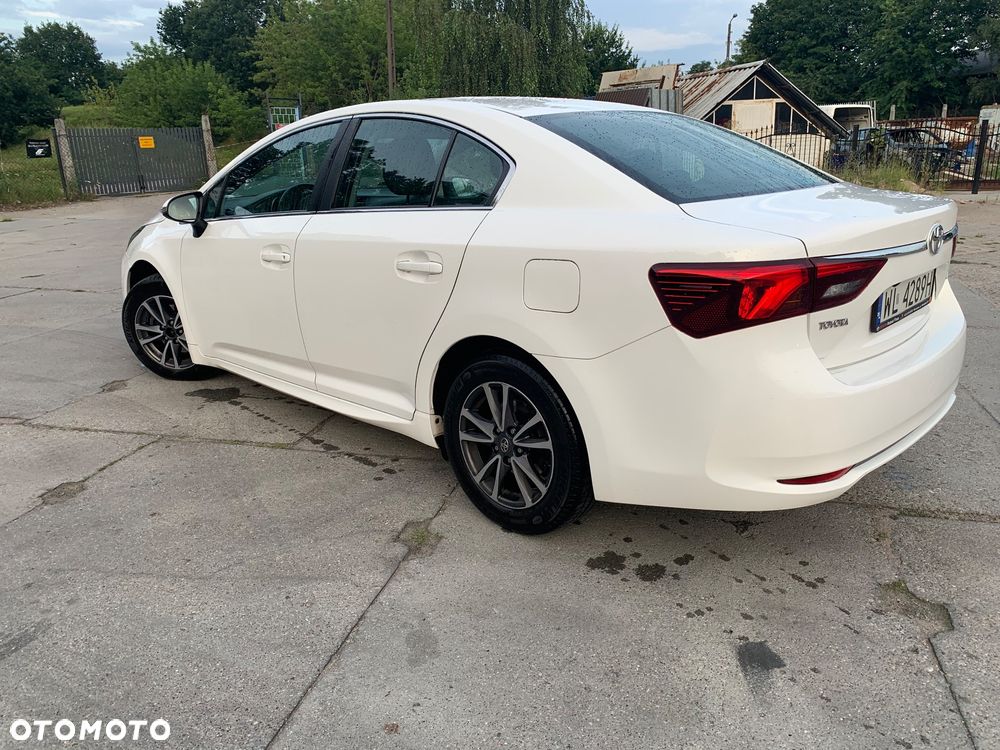 Toyota Avensis 1.6 Premium - 5