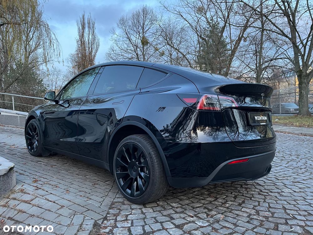 Tesla Y Long Range Dual Motor AWD - 8