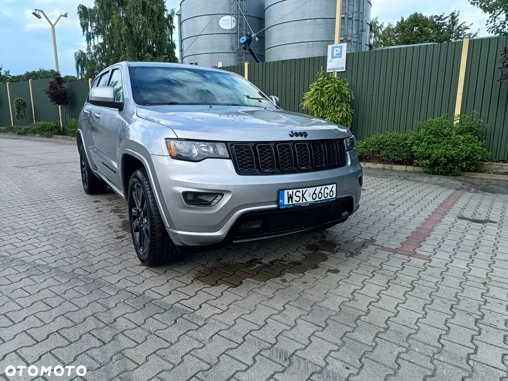 Jeep Grand Cherokee - 11