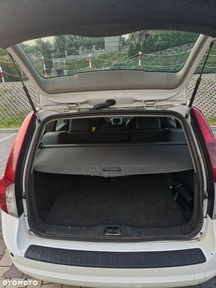 Volvo V50 D2 - 10