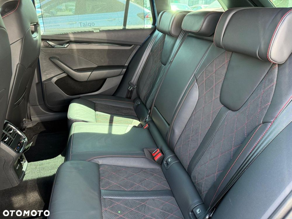 Skoda Octavia 2.0 TDI RS DSG - 14