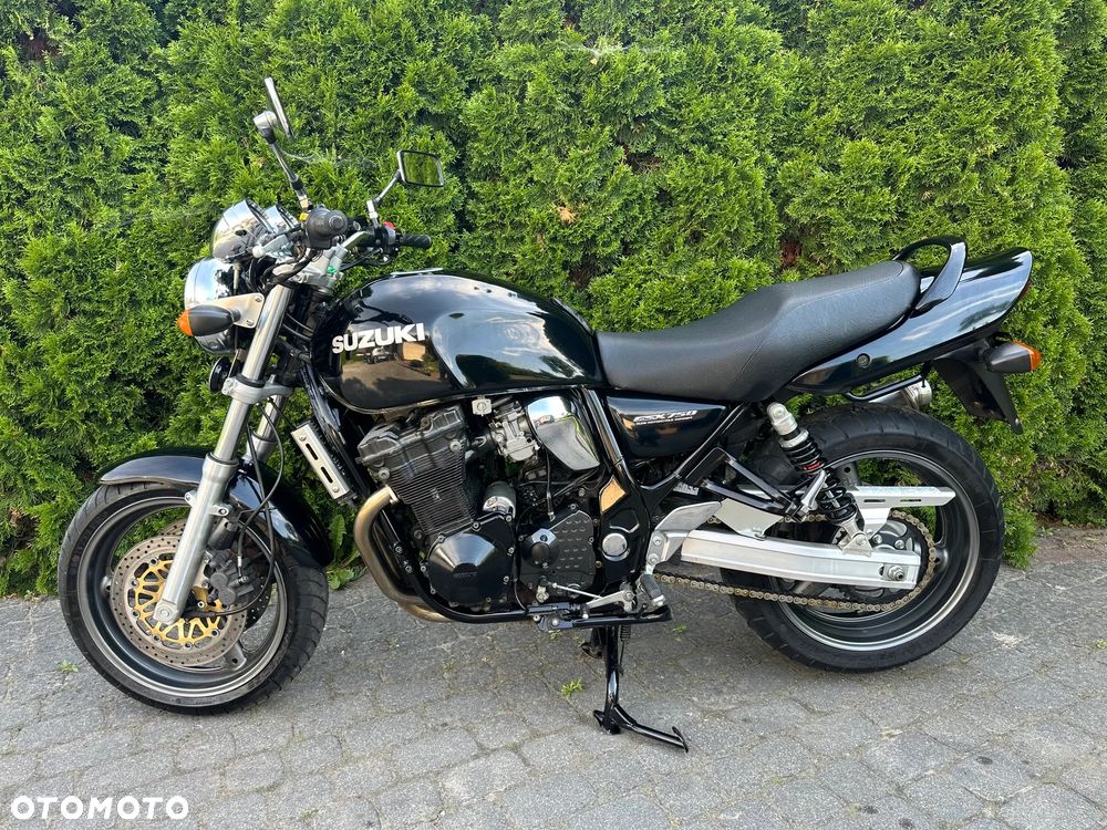 Suzuki GSX - 2