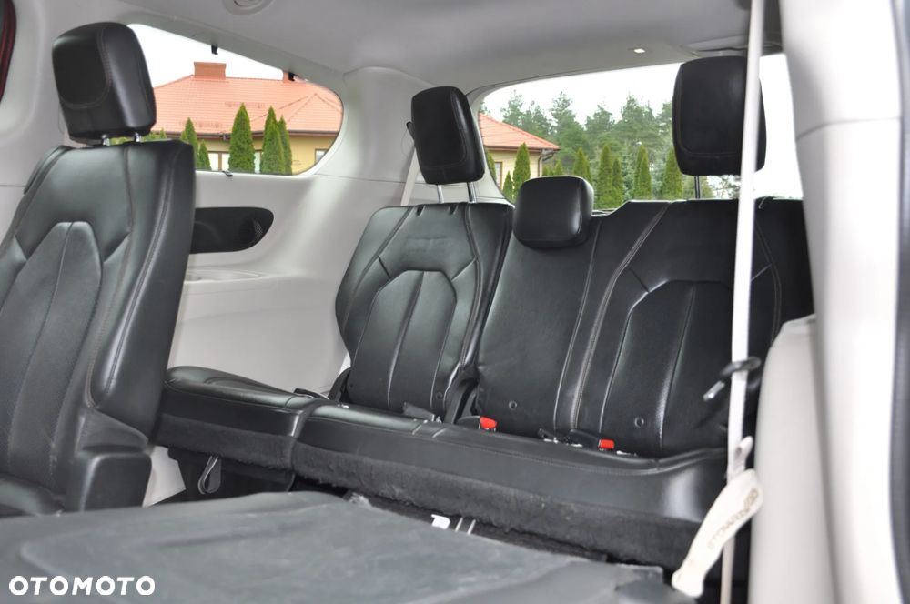 Chrysler Pacifica - 21