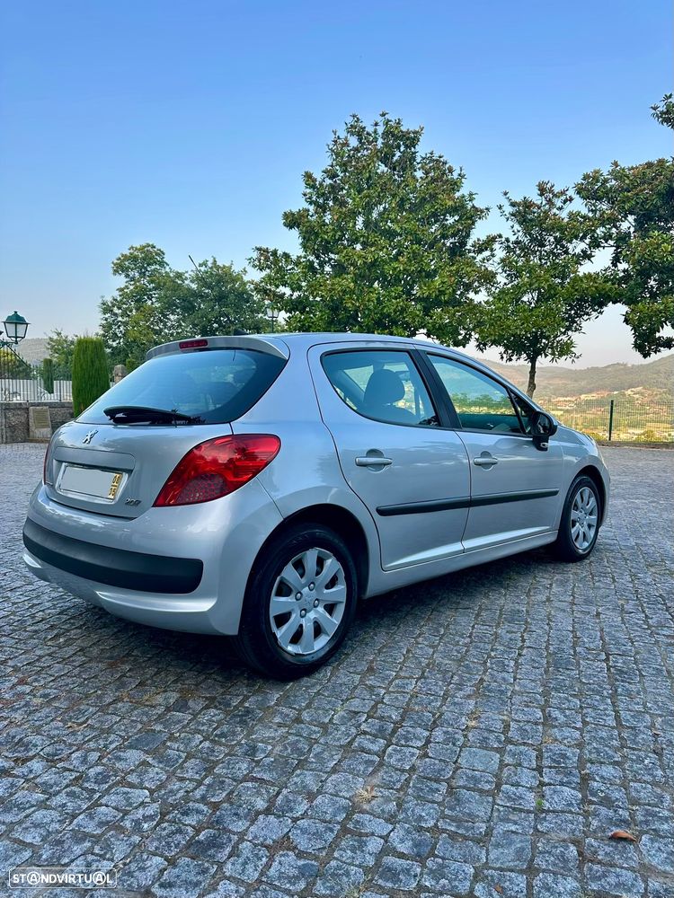 Peugeot 207 1.4 HDi Premium - 4