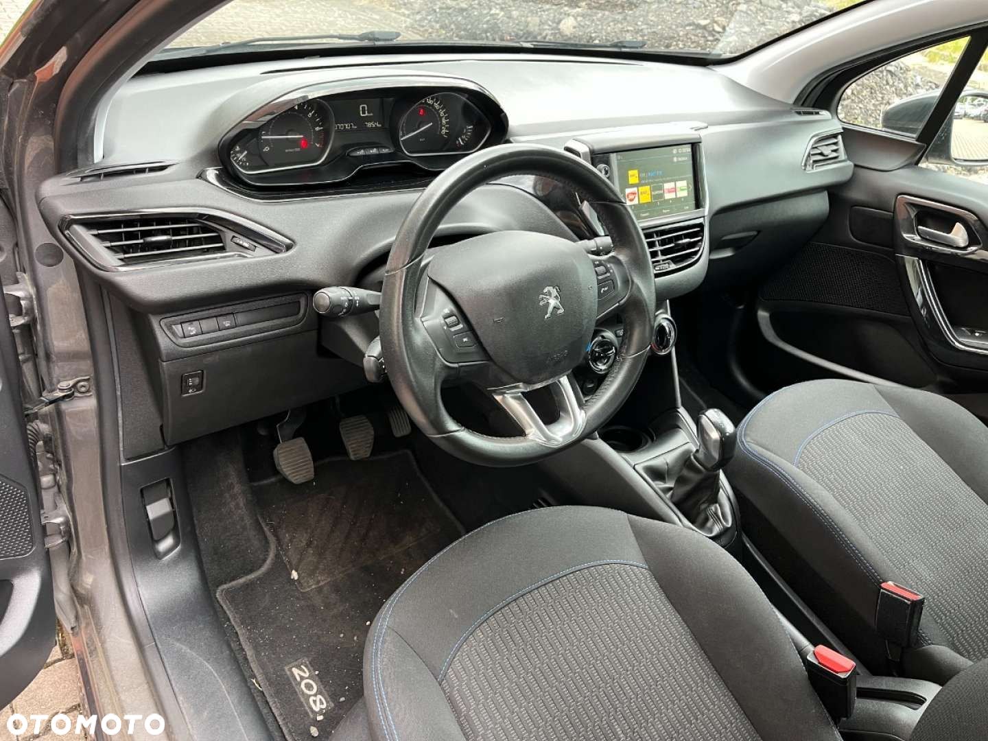 Peugeot 208 PureTech 82 Stop & Start Signature - 8