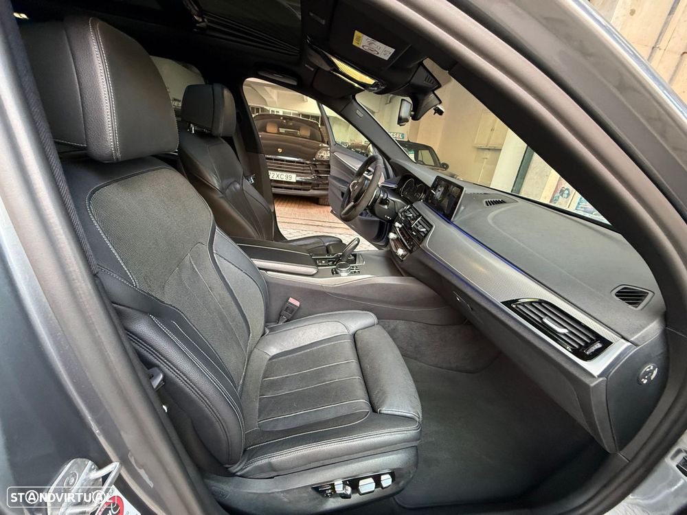 BMW 520 d Pack Desportivo M Auto - 23
