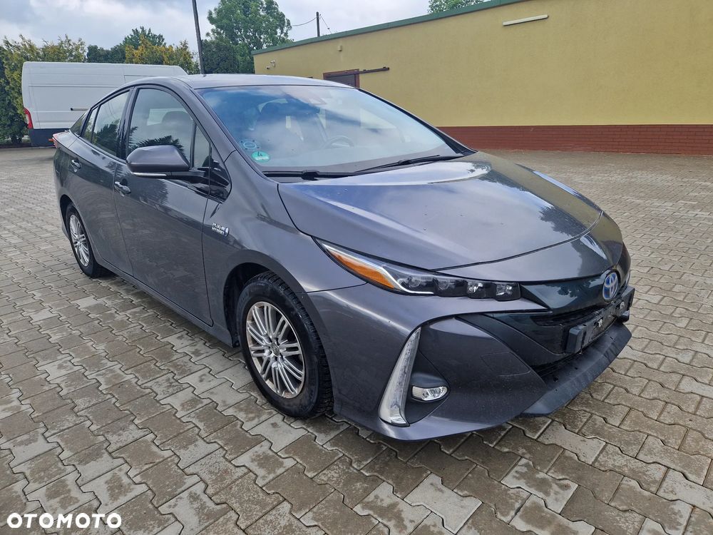 Toyota Prius Hybrid - 1